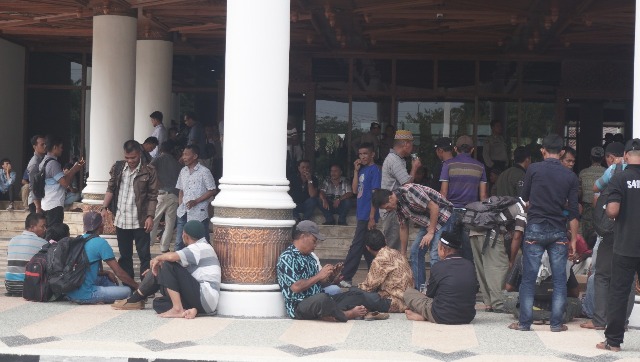 Ratusan Tapol dan Napol duduki Gubenur Aceh