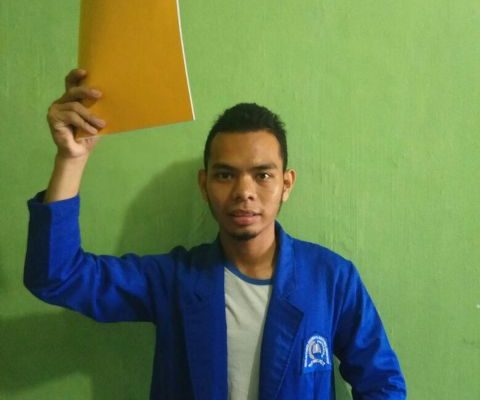 Ketua  Bem STAISAR,  Beri Kartu Kuning Kepada Bupati Aceh Singkil