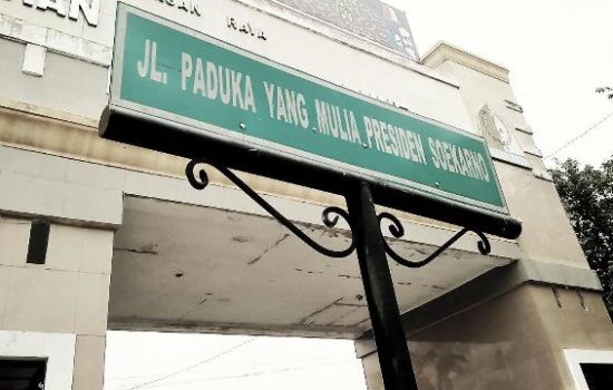 Kisah Persahabatan di Balik Nama Jalan Paduka yang Mulia Presiden Sukarno