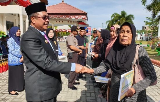 Balas Jasa Rakyat, Bupati Aceh Barat Bantu Listrik Gratis