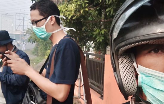 Kabut Asap, Dinkes Aceh Barat Bagi Masker Gratis
