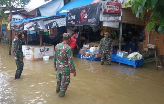 Dua Kecamatan Dilanda Banjir, Personil TNI Aceh Jaya Siaga