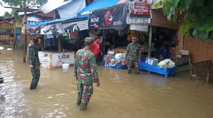 Dua Kecamatan Dilanda Banjir, Personil TNI Aceh Jaya Siaga