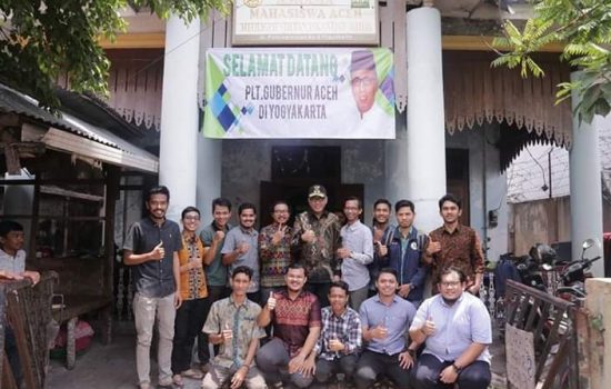 Apresiasi Alumni Asrama Ponco Untuk Plt Gubernur Aceh