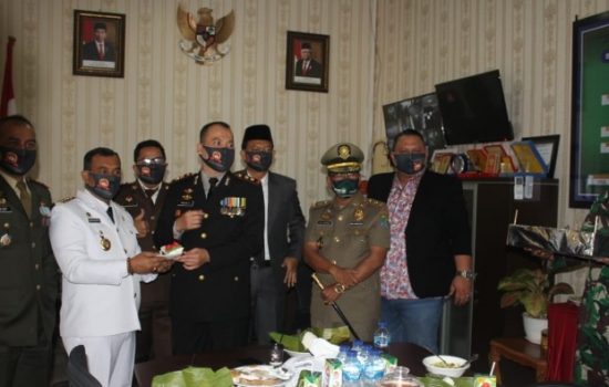 Puluhan Anggota TNI Datangi Polres Aceh Jaya