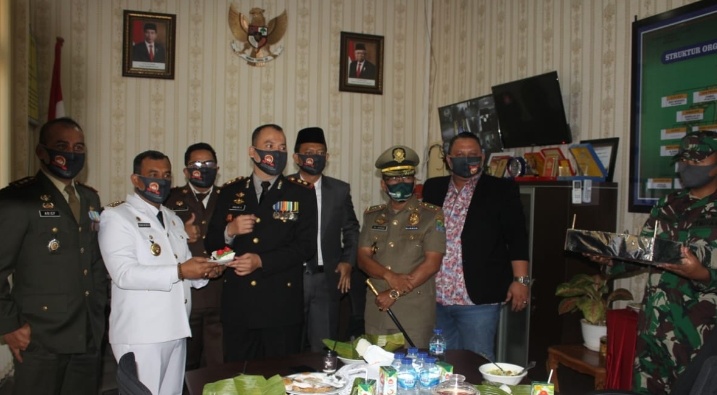Puluhan Anggota TNI Datangi Polres Aceh Jaya