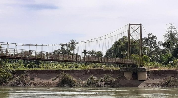 Warga Pulo Ie Resah, Abutment Jembatan Gantung Terkikis Krueng Nagan