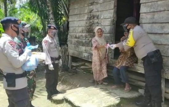 Sambut Jum’at berkah, Brimob Polda Aceh Laksanakan Bhakti Sosial