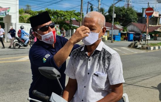 Dinkes Nagan Raya Bagikan Ribuan  Masker Untuk Masyarakat