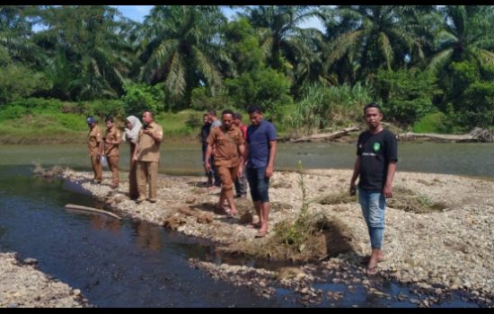 Masyarakat Nagan Raya Dihebohkan Penampakan Air Sungai Berwarna hitam
