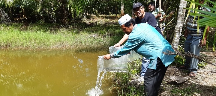 700 Ekor Benih Ikan disalurkan DKPP Nagan Raya