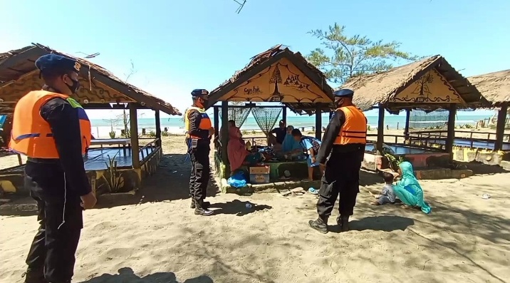 Brimob Aceh Patroli Objek Wisata Naga Permai