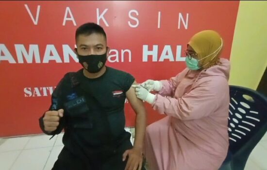 Personil Brimob Polda Aceh Jalani Suntik Vaksin Tahap Kedua