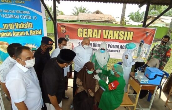 Brimob Polda Aceh Kembali Buka Gerai Vaksin Di Sekolah