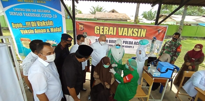 Brimob Polda Aceh Kembali Buka Gerai Vaksin Di Sekolah