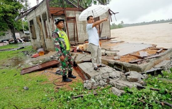 Sekretaris DPC Gerindra Nagan Raya Tinjau Lokasi Banjir